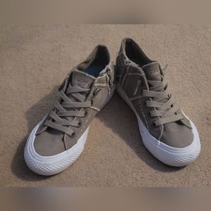 Woman's cute sneakers